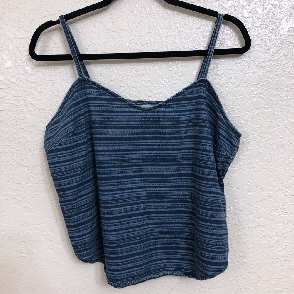 Levi’s Boxy Fit Spaghetti Strap Crop Top